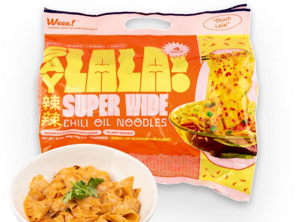 SAYLALA by Weee! Super Wide Chili Oil Noodles | Spicy Ramen Noodles | Instant Ramen – 440g (110g x 4, 4 servings)